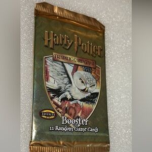 * Harry Potter * Card Game Base Set Booster Hedwig  Pack New Sealed 2001 WOTC